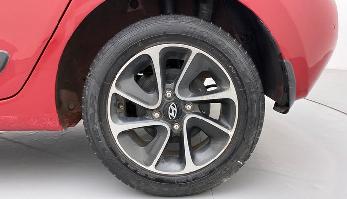 2017 Hyundai Grand i10 SPORTZ (O) 1.2 AT VTVT, Petrol, Automatic, 20,835 km, Left Rear Wheel