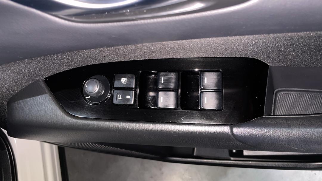 2024 Mazda CX-5 G25 Maxx Sport (FWD), Automatic, 51861 km, Drivers Side Door Panel Controls