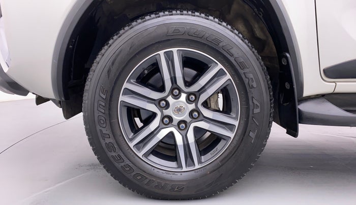 2019 Toyota Fortuner 2.8 4x2 MT, Diesel, Manual, 69,292 km, Left Front Wheel