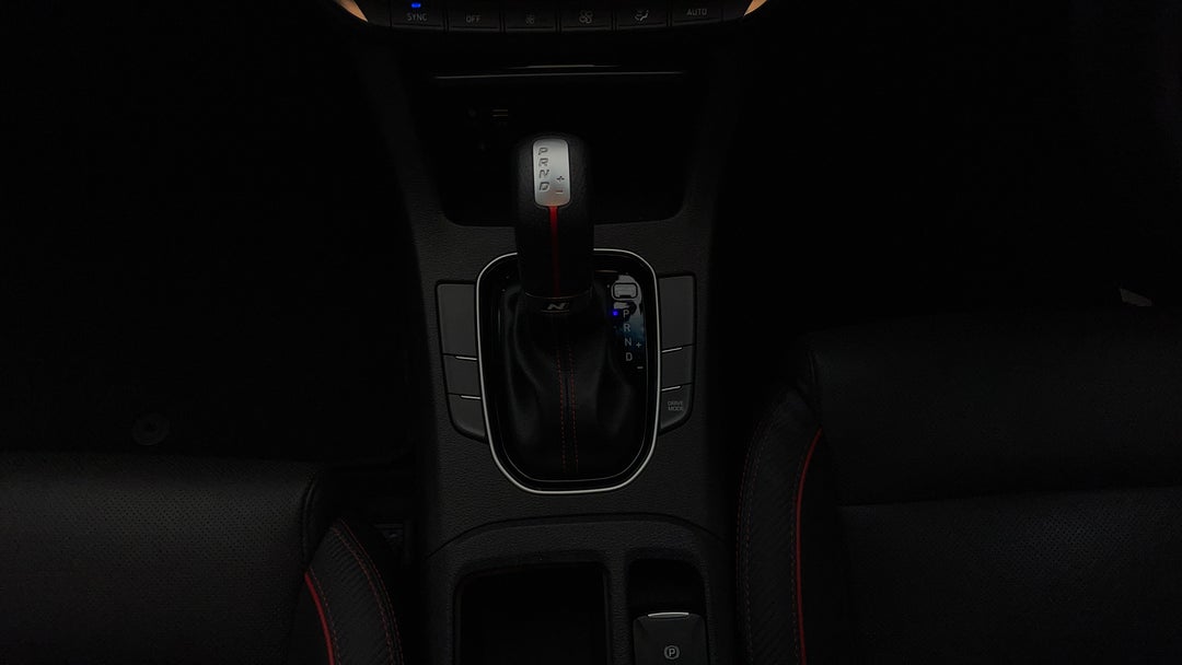 2019 Hyundai i30 N Line Premium, Automatic, 67004 km, Gear Lever 