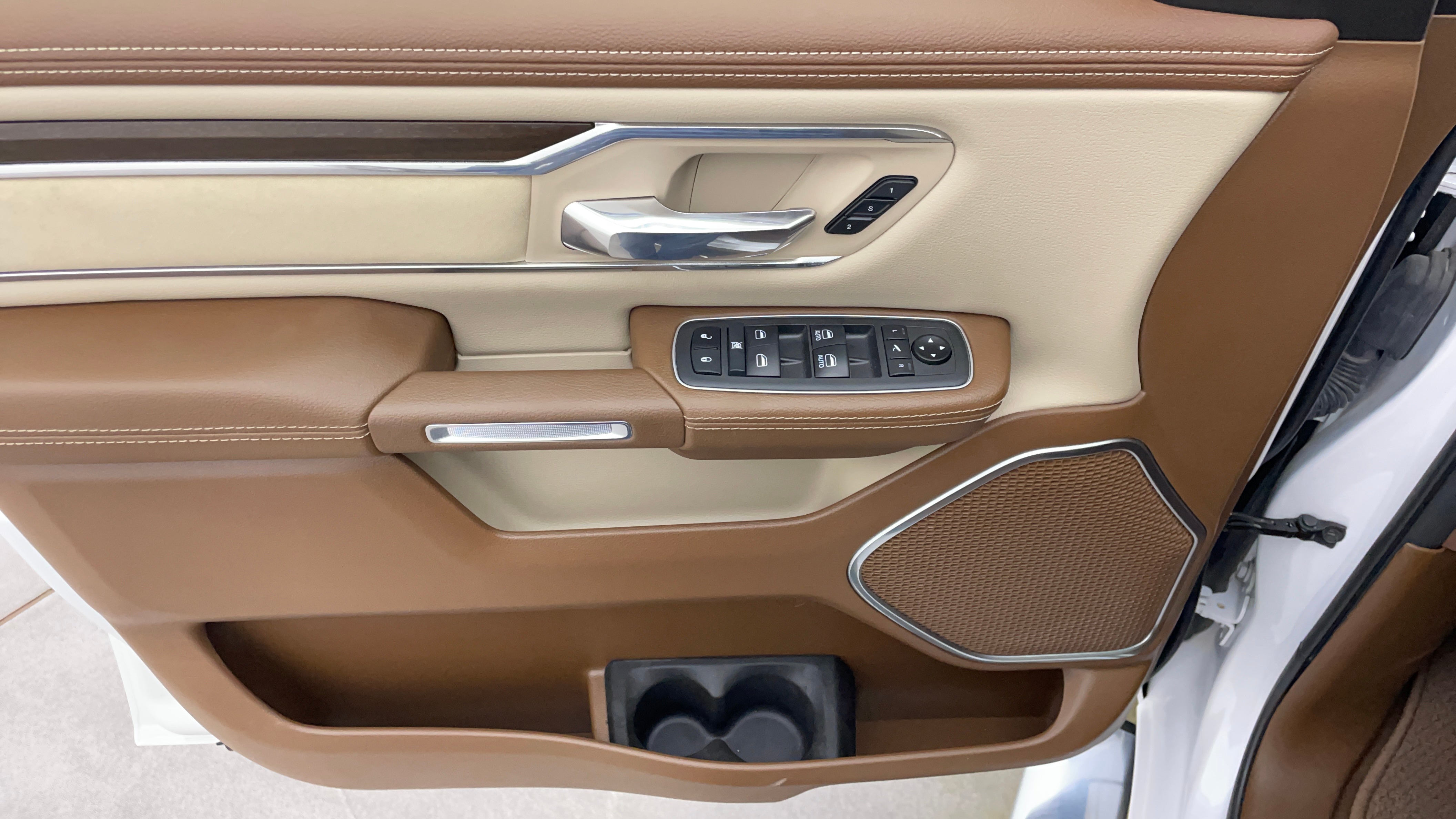 Dodge RAM 1500-Driver Side Door Panels Controls