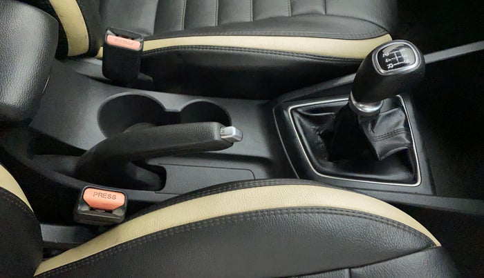 2015 Hyundai Elite i20 SPORTZ 1.2, Petrol, Manual, 70,952 km, Gear Lever