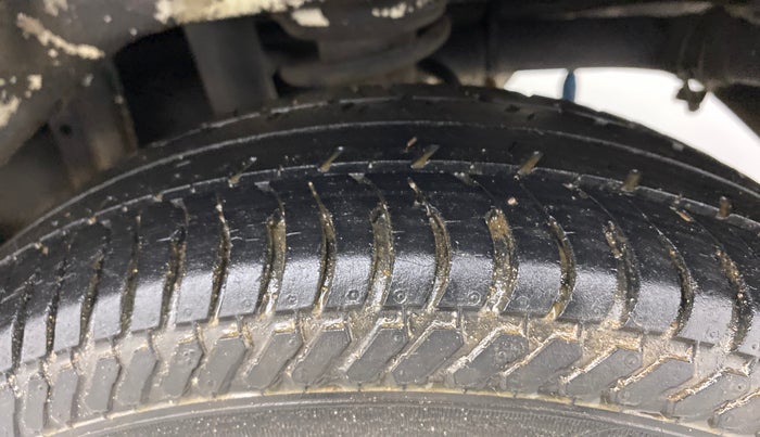 2014 Maruti Alto K10 VXI, Petrol, Manual, 38,313 km, Left Rear Tyre Tread