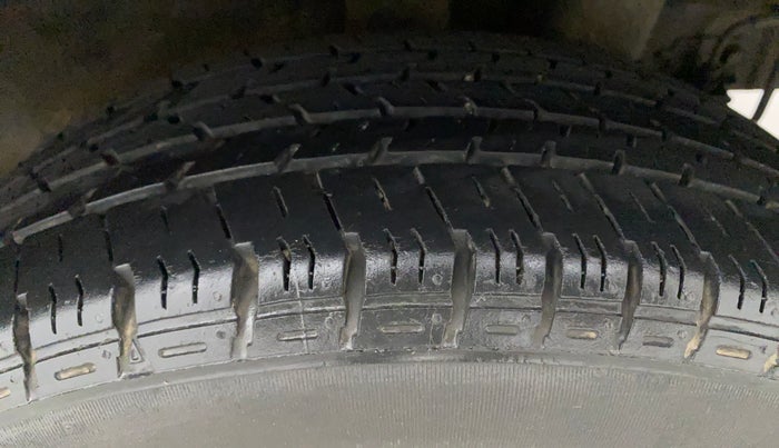 2015 Hyundai Grand i10 SPORTZ 1.2 KAPPA VTVT, Petrol, Manual, 88,309 km, Left Rear Tyre Tread