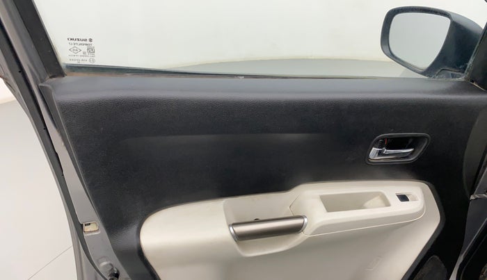 2018 Maruti IGNIS DELTA 1.2, Petrol, Manual, 88,732 km, Left front window switch / handle - Power window makes minor noise