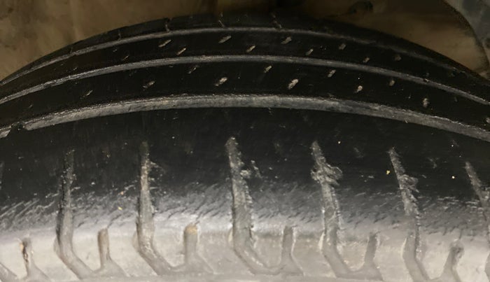 2018 Maruti Dzire ZDI Plus, Diesel, Manual, 70,020 km, Right Front Tyre Tread