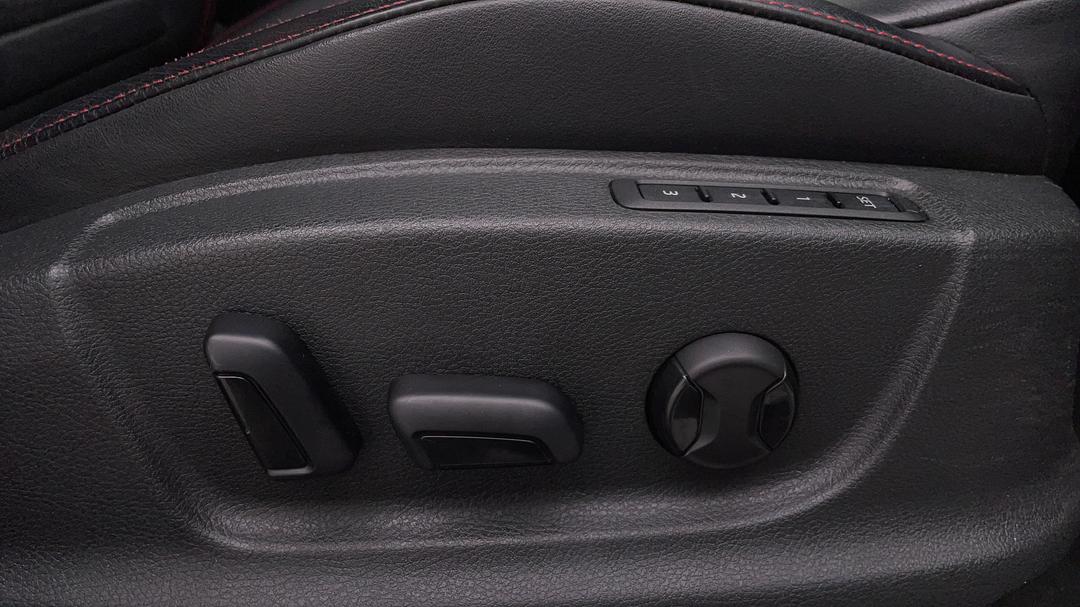 2016 SKODA Octavia Rs 162 Tsi, Automatic, 108061 km, Drivers Side Adjustment Panel