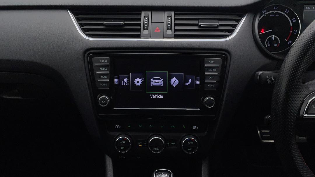 2016 SKODA Octavia Rs 162 Tsi, Automatic, 108061 km, Center Console