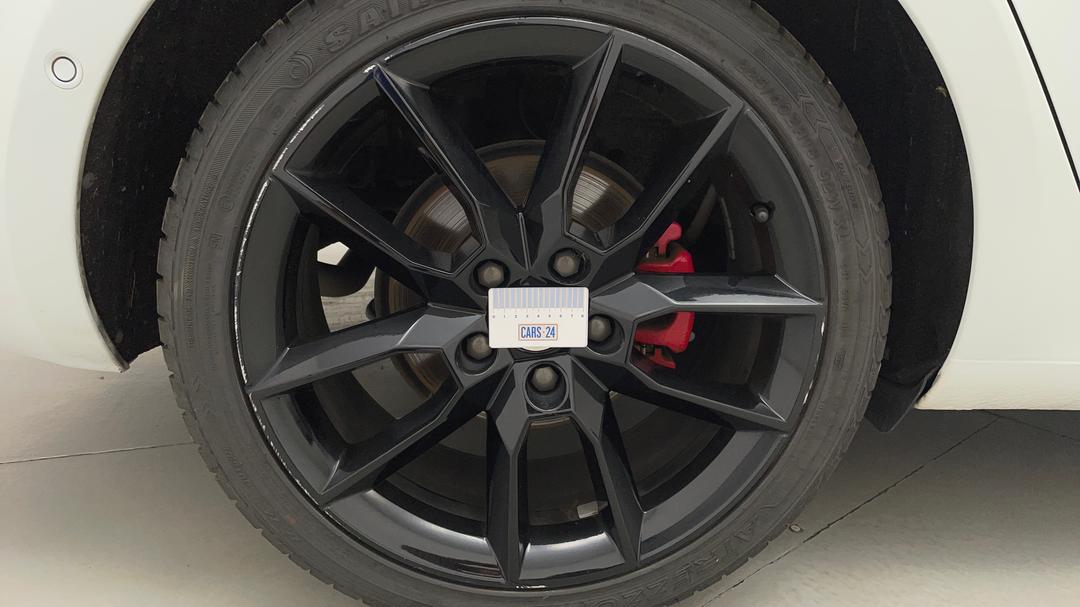 2016 SKODA Octavia Rs 162 Tsi, Automatic, 108061 km, Wheels Rim Rear RHS Gutter Rash