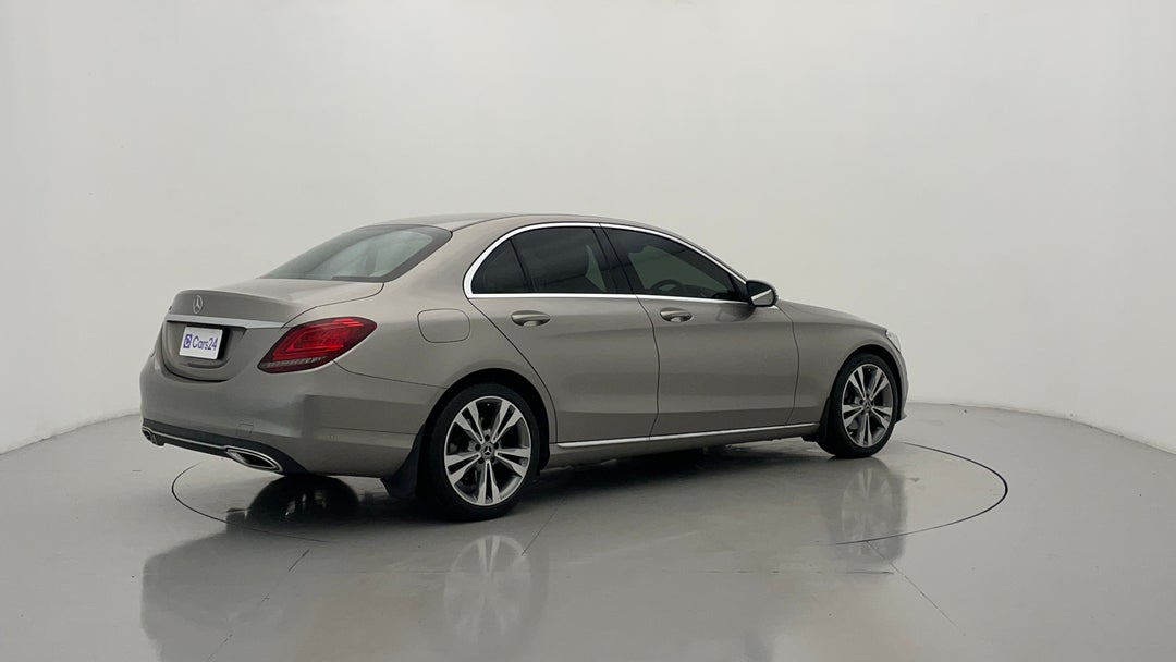 Right Back Diagonal (45- Degree) View