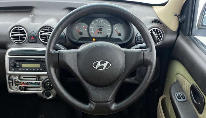 2010 Hyundai Santro Xing GLS, Petrol, Manual, 39,032 km, Steering Wheel Close Up