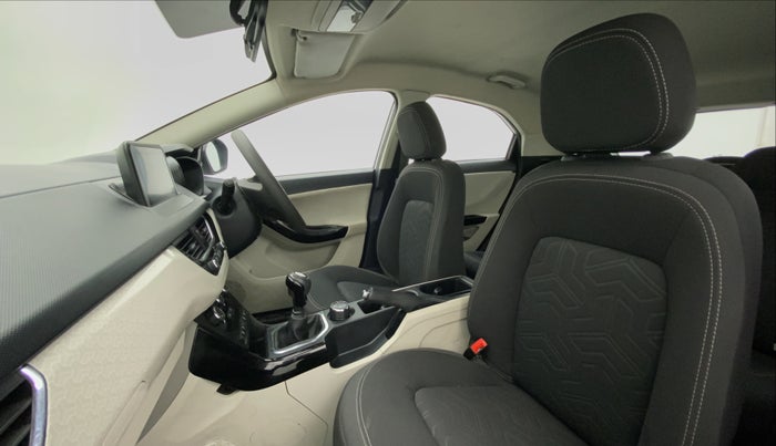 2021 Tata NEXON XZ 1.2, Petrol, Manual, 17,657 km, Right Side Front Door Cabin