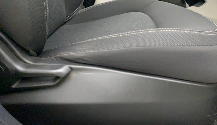 2021 Tata NEXON XZ 1.2, Petrol, Manual, 17,657 km, Driver Side Adjustment Panel