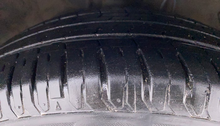 2013 Hyundai i20 SPORTZ 1.4 CRDI, Diesel, Manual, 91,676 km, Right Front Tyre Tread