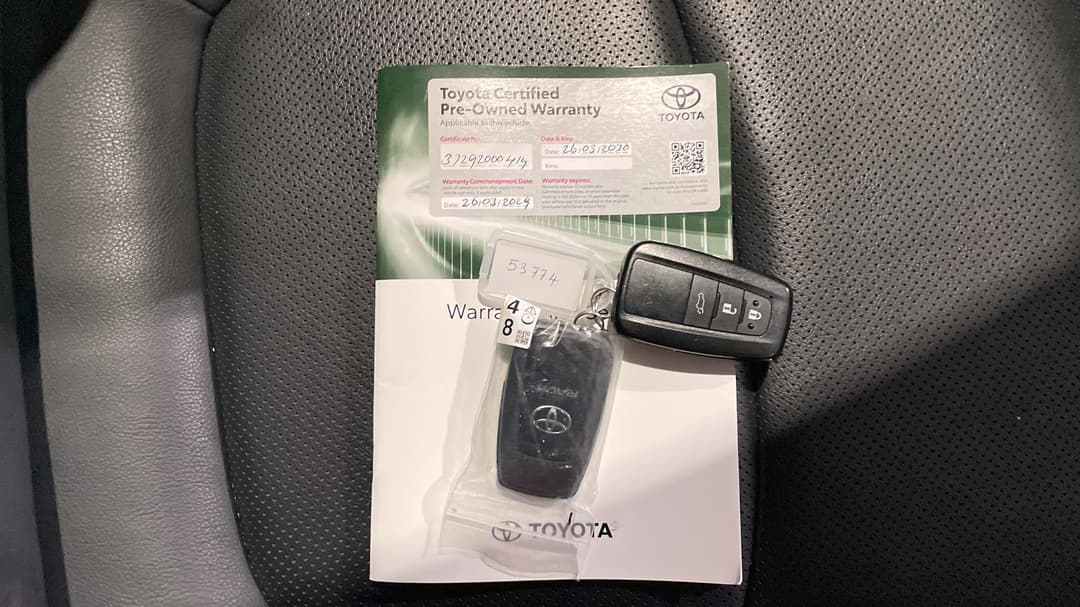 2024 Toyota RAV4 Cruiser (AWD) Hybrid, Automatic, 32935 km, Key Close-up