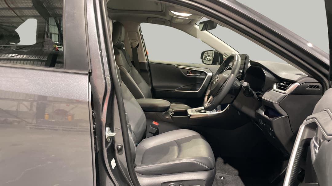 2024 Toyota RAV4 Cruiser (AWD) Hybrid, Automatic, 32935 km, Right Side Front Door Cabin View