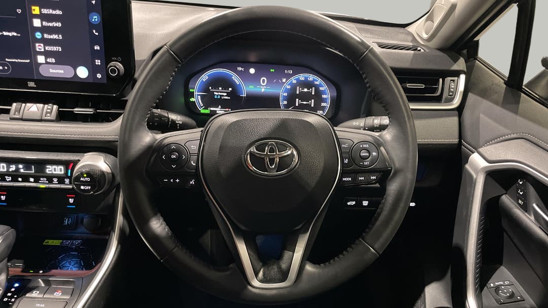 2024 Toyota RAV4 Cruiser (AWD) Hybrid, Automatic, 32935 km, Steering Wheel Close-up