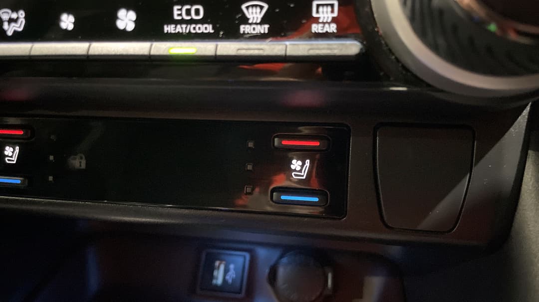 2024 Toyota RAV4 Cruiser (AWD) Hybrid, Automatic, 32935 km, Ventilated Seats
