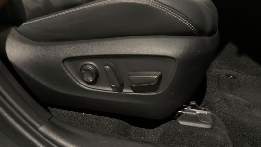 2024 Toyota RAV4 Cruiser (AWD) Hybrid, Automatic, 32935 km, Drivers Side Adjustment Panel