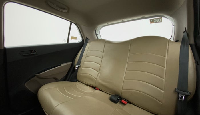 2017 Hyundai Grand i10 MAGNA 1.2 KAPPA VTVT, CNG, Manual, 69,479 km, Right Side Rear Door Cabin