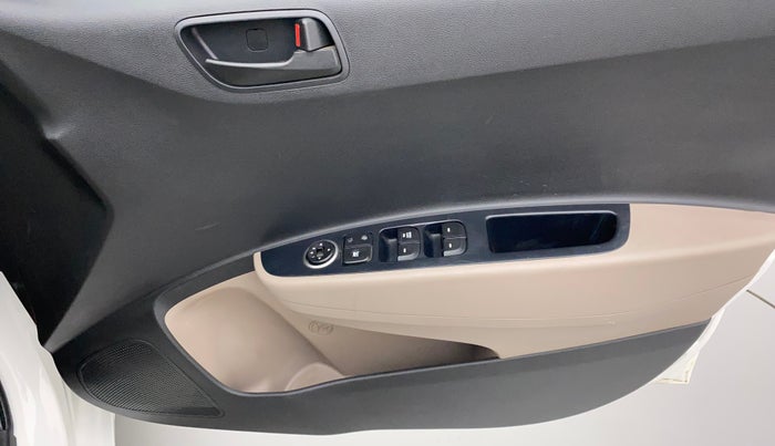 2017 Hyundai Grand i10 MAGNA 1.2 KAPPA VTVT, CNG, Manual, 69,479 km, Driver Side Door Panels Control