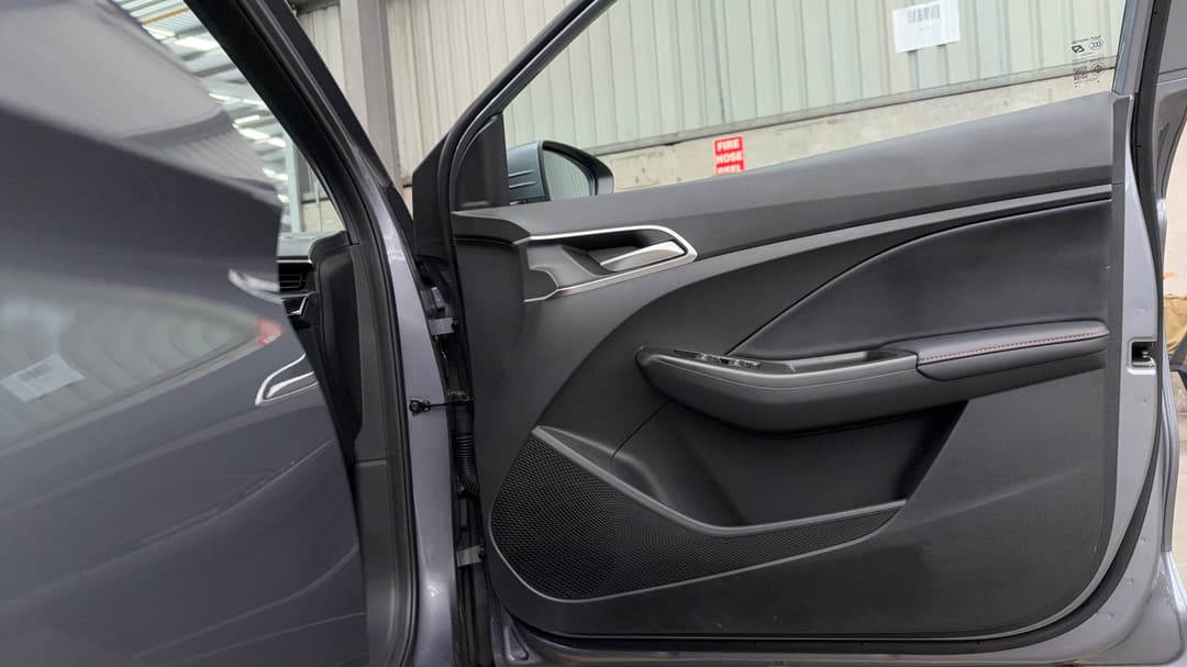 2025 MG Mg3 Essence, Automatic, 5481 km, Speaker View