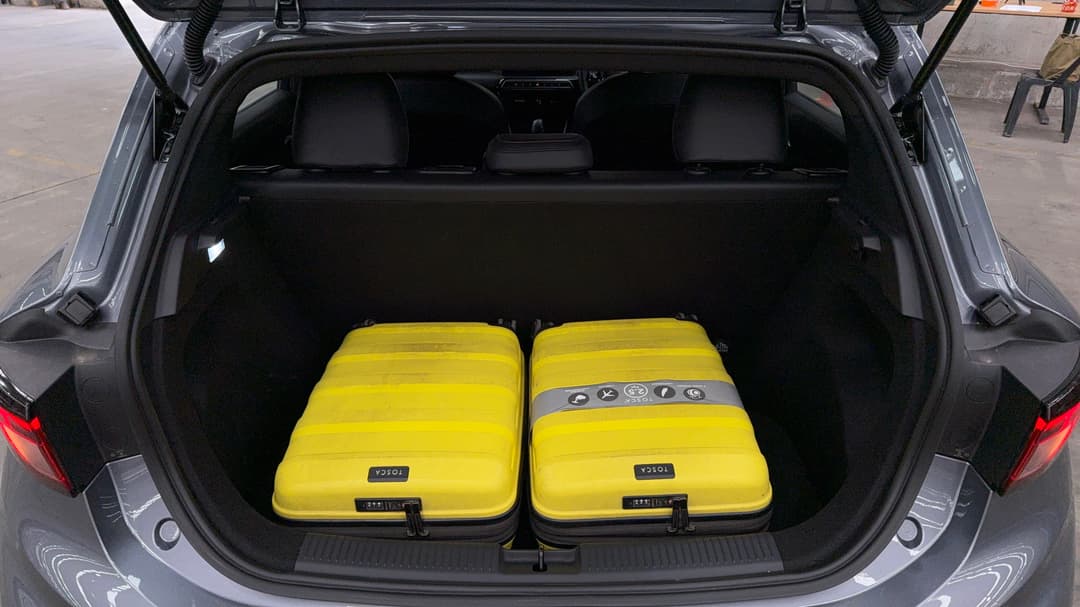 2025 MG Mg3 Essence, Automatic, 5481 km, Boot Inside View with Luggage