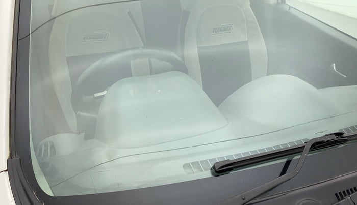 2014 Maruti Alto 800 LXI, Petrol, Manual, 76,394 km, Front windshield - Minor spot on windshield