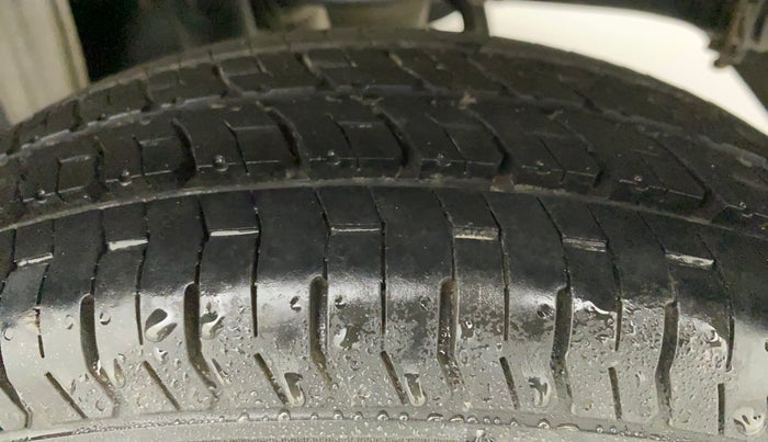 2014 Maruti Alto 800 LXI, Petrol, Manual, 76,394 km, Left Rear Tyre Tread