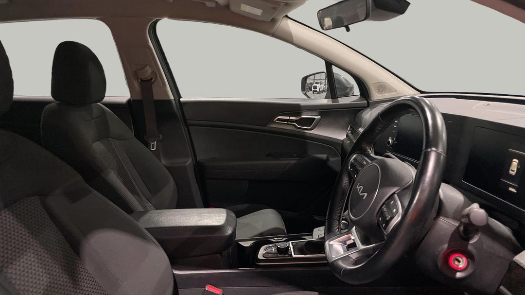2024 Kia Sportage S (FWD), Automatic, 54389 km, Right Side Front Door Cabin View