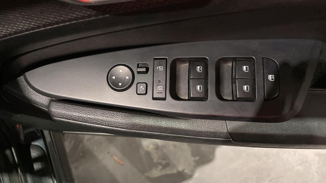 2024 Kia Sportage S (FWD), Automatic, 54389 km, Drivers Side Door Panel Controls