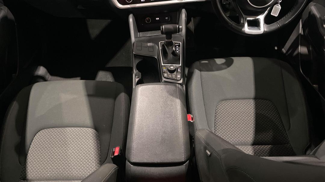 2024 Kia Sportage S (FWD), Automatic, 54389 km, Center Console