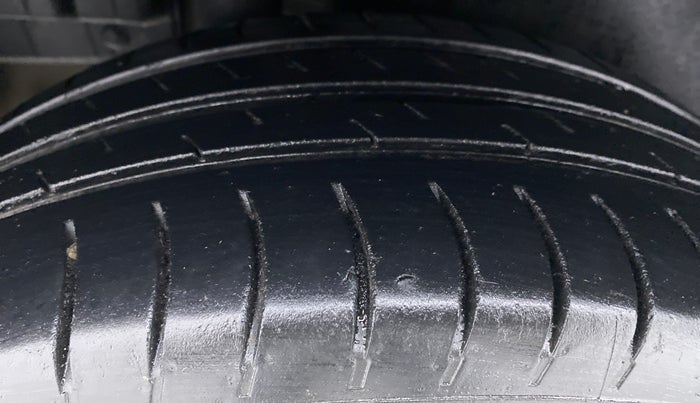 2013 Maruti Swift VDI, Diesel, Manual, 67,445 km, Right Rear Tyre Tread