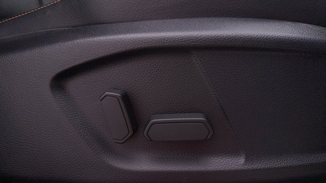 2019 Ford Ranger Wildtrak 2.0 (4x4), Automatic, 69706 km, Drivers Side Adjustment Panel