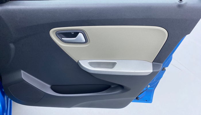 2015 Maruti Alto K10 VXI P, Petrol, Manual, 32,024 km, Driver Side Door Panels Control