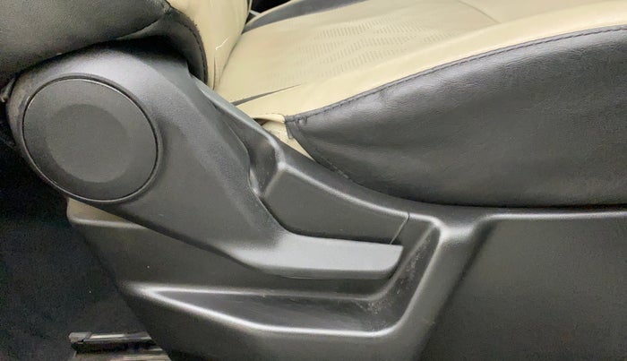 2021 Maruti New Wagon-R LXI CNG 1.0, CNG, Manual, 25,950 km, Driver Side Adjustment Panel