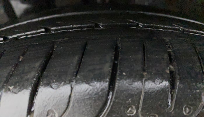 2018 Honda Amaze 1.2L I-VTEC VX, CNG, Manual, 53,117 km, Left Front Tyre Tread
