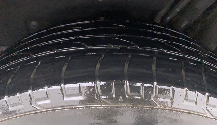 2021 Mahindra MARAZZO M 6 + 8 STR, Diesel, Manual, 47,117 km, Left Rear Tyre Tread