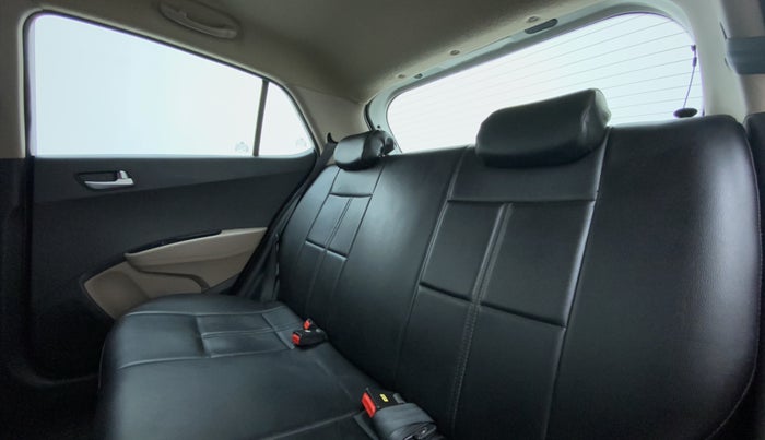 2016 Hyundai Grand i10 1.2 ASTA (O) AT, Petrol, Automatic, 73,494 km, Right Side Rear Door Cabin