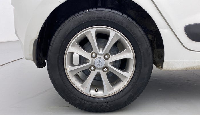 2016 Hyundai Grand i10 1.2 ASTA (O) AT, Petrol, Automatic, 73,494 km, Right Rear Wheel