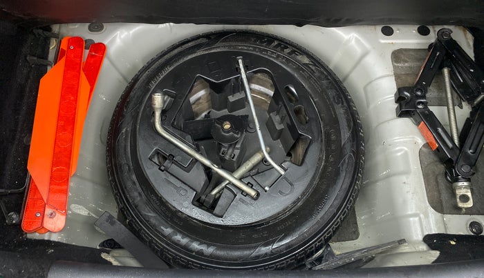 2018 Mahindra KUV 100 NXT K2 6 STR, Petrol, Manual, 36,494 km, Spare Tyre