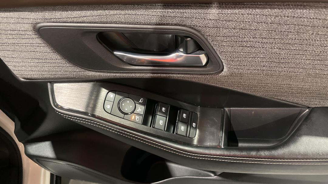 2023 Nissan X-trail St (4WD) 7 Seat, Automatic, 29989 km, Drivers Side Door Panel Controls