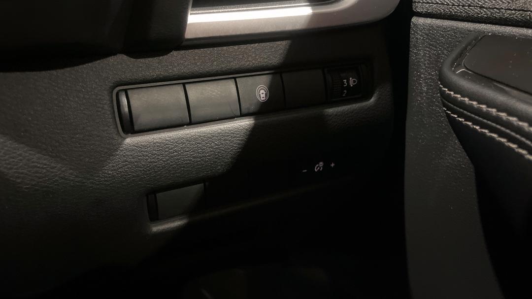 2023 Nissan X-trail St (4WD) 7 Seat, Automatic, 29989 km, Utility Switches/Buttons