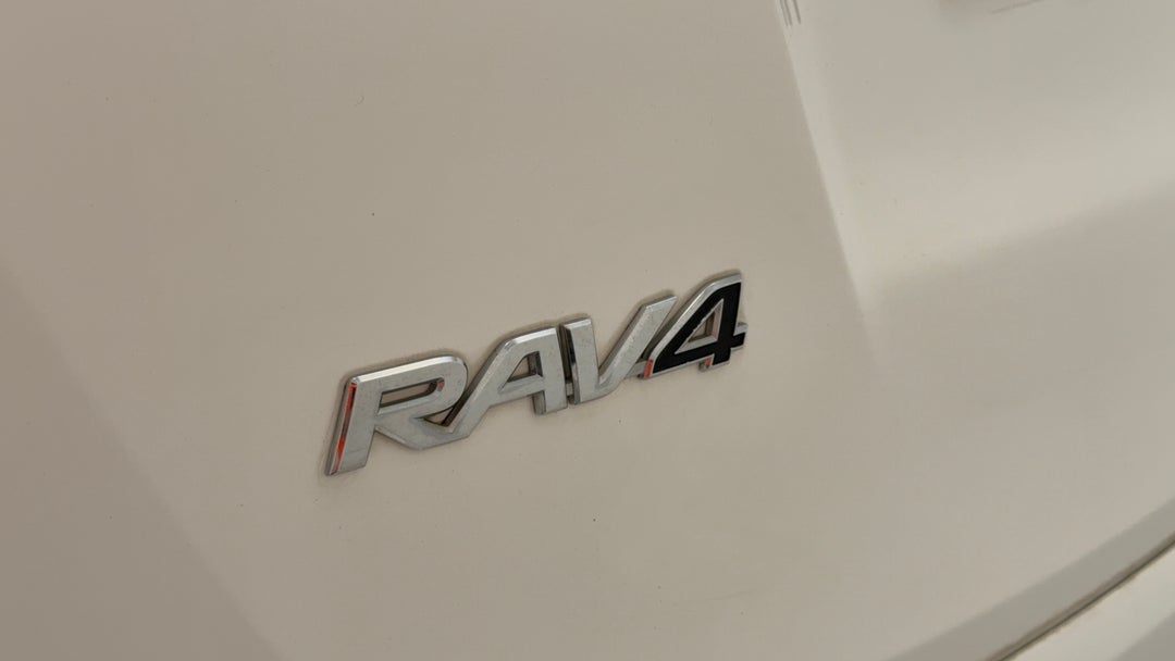 2018 Toyota RAV4 Gx (4x4), Automatic, 78533 km, Badge (Boot Left Side)