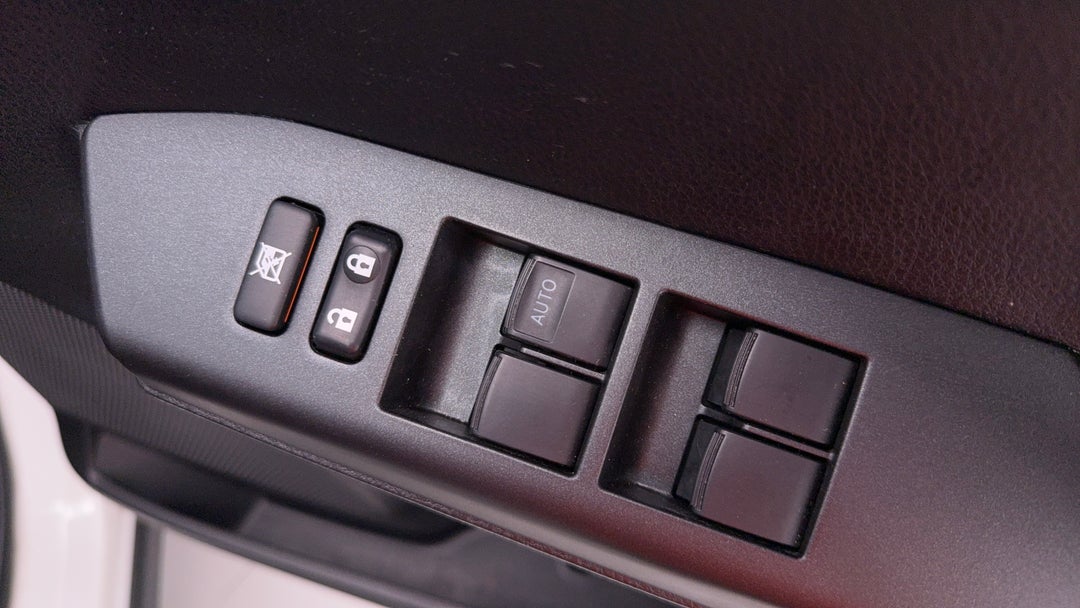 2018 Toyota RAV4 Gx (4x4), Automatic, 78533 km, Drivers Side Door Panel Controls