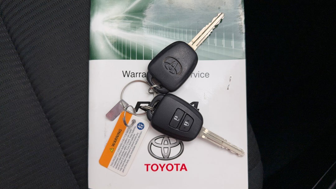 2018 Toyota RAV4 Gx (4x4), Automatic, 78533 km, Key Close-up