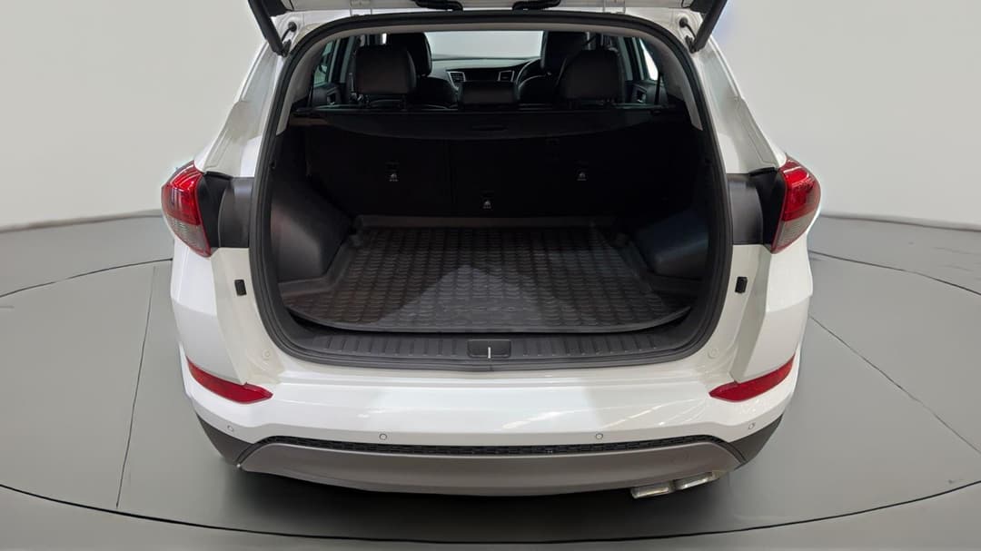 2017 Hyundai Tucson Highlander R-series (AWD), Automatic, 142408 km, Boot Inside View