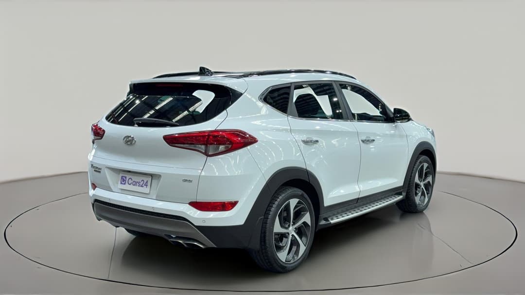 2017 Hyundai Tucson Highlander R-series (AWD), Automatic, 142408 km, Right Back Diagonal (45- Degree) View