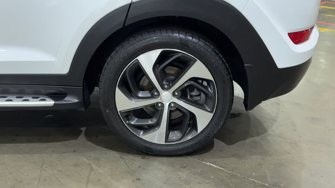 2017 Hyundai Tucson Highlander R-series (AWD), Automatic, 142408 km, Left Rear Wheel