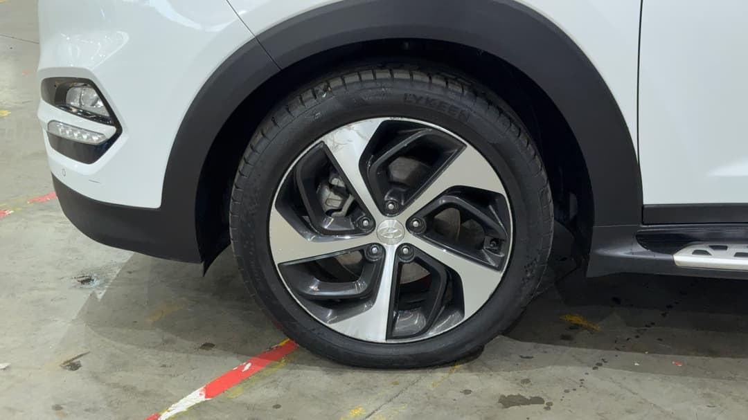 2017 Hyundai Tucson Highlander R-series (AWD), Automatic, 142408 km, Left Front Wheel
